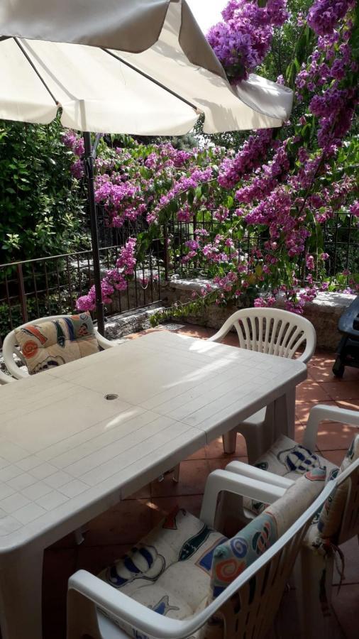 Holiday House Camillina ซาโล ภายนอก รูปภาพ